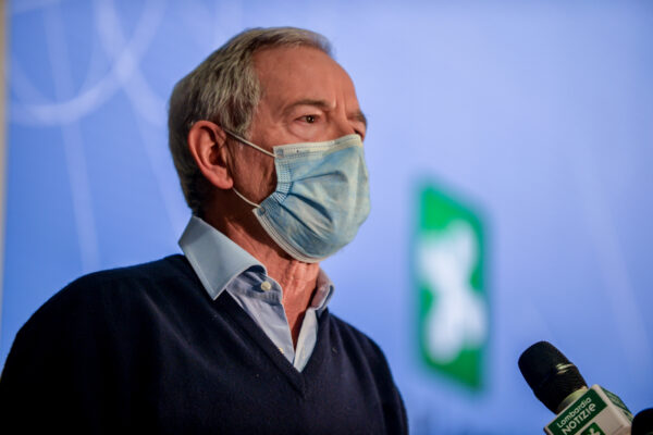 Foto LaPresse – Claudio Furlan
02/02/2021 – Milano (Italia)
Conferenza stampa di presentazione di Guido Bertolaso come coordinatore del piano regionale per vaccini contro il covid 19 in Regione Lombardia
Nella foto: Guido Bertolaso 

Photo LaPresse – Claudio Furlan
Febrary 2,  2021 – Milan(Italy)
Press conference to present Guido Bertolaso ​​as coordinator of the regional plan for vaccines against covid 19 in the Lombardy Region
In the photo: Guido Bertolaso