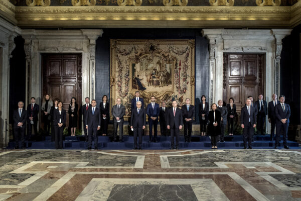 Foto Roberto Monaldo / LaPresse
13-02-2021 Roma
Politica
Quirinale -Giuramento del governo Draghi
Nella foto In prima fila da sx, Daniele Franco, Marta Cartabia, Luigi Di Maio, Sergio Mattarella, Mario Draghi, Luciana Lamorgese, Lorenzo Guerini, Giancarlo Giorgetti.
Seconda fila da sx: Roberto Speranza, Maria Cristina Messa, Andrea Orlando, Roberto Cingolani, Stefano Patuanelli, Enrico Giovannini, Patrizio Bianchi, Dario Franceschini, Federico D’Incà.
Terza fila da sx: Erika Stefani, Fabiana Dadone, Maria Stella Gelmini, Vittorio Colao, Renato Brunetta, Mara Carfagna, Elena Bonetti, Massimo Garavaglia.

Photo Roberto Monaldo / LaPresse 
13-02-2021 Rome (Italy) 
Quirinale palace – Oath Ceremony of the Mario Draghi’s government 
In the pic In the first row from the left: Daniele Franco, Marta Cartabia, Luigi Di Maio, Sergio Mattarella, Mario Draghi, Luciana Lamorgese, Lorenzo Guerini, Giancarlo Giorgetti.
In the second row from the left: Roberto Speranza, Maria Cristina Messa, Andrea Orlando, Roberto Cingolani, Stefano Patuanelli, Enrico Giovannini, Patrizio Bianchi, Dario Franceschini, Federico D’Incà.
In the third row from the left: Erika Stefani, Fabiana Dadone, Maria Stella Gelmini, Vittorio Colao, Renato Brunetta, Mara Carfagna, Elena Bonetti, Massimo Garavaglia
