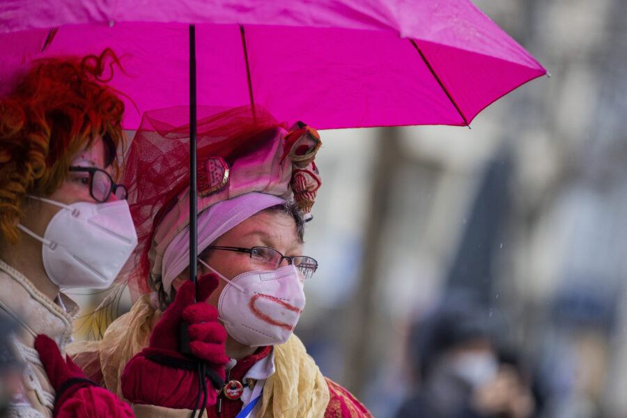 Coronavirus, 10.386 nuovi casi e 336 morti: scende al 3,8%  il tasso di positività