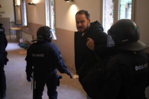 Chi è Pablo Hasél, il rapper arrestato per le canzoni contro la Monarchia spagnola