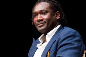 “Sei laureato?”, il giudice onorario e l’avvocato nero: “Un equivoco, non è razzismo”