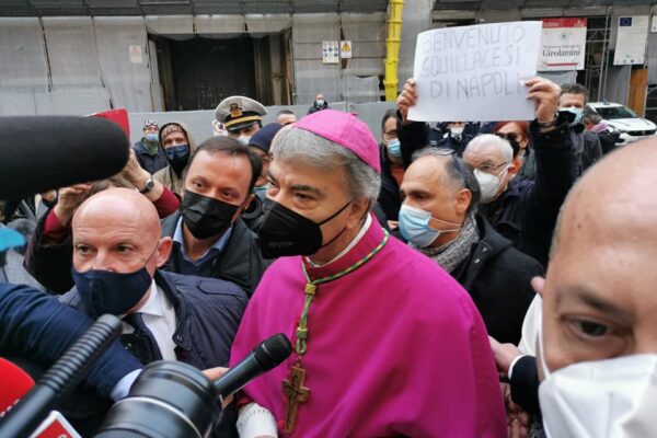 Il nuovo arcivescovo di Napoli positivo al covid: sospese le celebrazioni di Battaglia