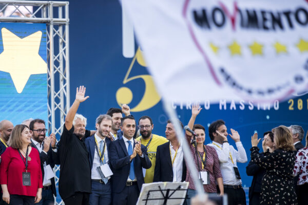 Povera Italia, costretta a prendere sul serio la buffonata di Rousseau