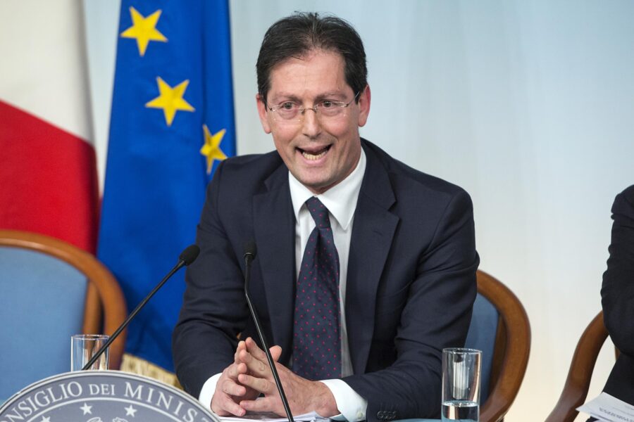 Foto Roberto Monaldo / LaPresse
23-01-2014 Roma
Politica
Palazzo Chigi – Presentazione rapporto politiche antimafia
Nella foto Roberto Garofoli 

Photo Roberto Monaldo / LaPresse
23-01-2014 Rome (Italy)
Chigi palace – Presentation report anti-mafia
In the photo Roberto Garofoli