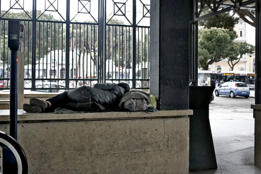 Cosa farà il nuovo sindaco per i disperati che sono in strada?