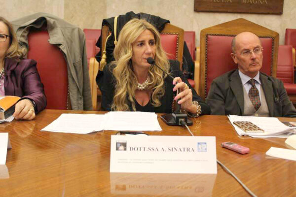 Caso Creazzo, come fa il giudice Salvi a mandare a giudizio anche la Pm molestata?