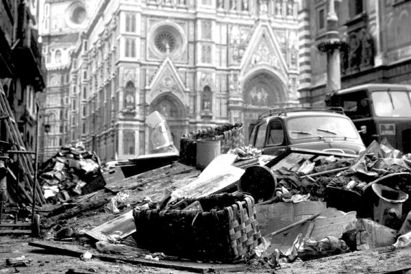 Storia del 1966, dall’alluvione di Firenze alla scomparsa di Walt Disney