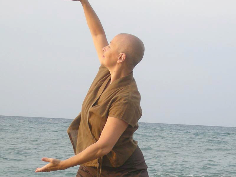 “Se respiri stai danzando”, un invito a spogliarsi di maschere e automatismi