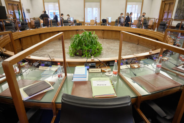 Il Palamaragate fa crollare la fiducia nei magistrati, per il 70% “Agiscono per fini politici”