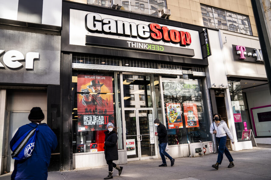 Reddit domina la finanza: dopo Gamestop punta all’argento