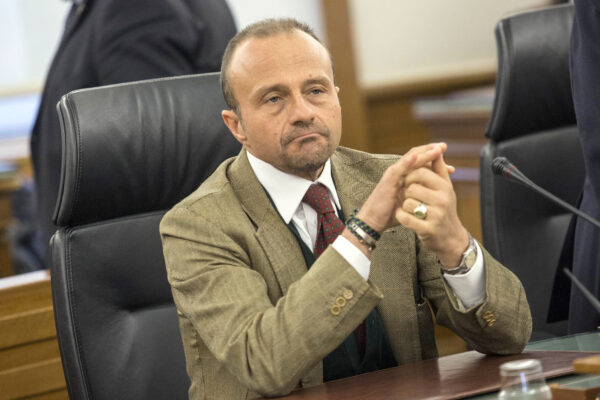 Voto di scambio e camorra, 25 rinvii a giudizio a Napoli: a processo Lanzotti