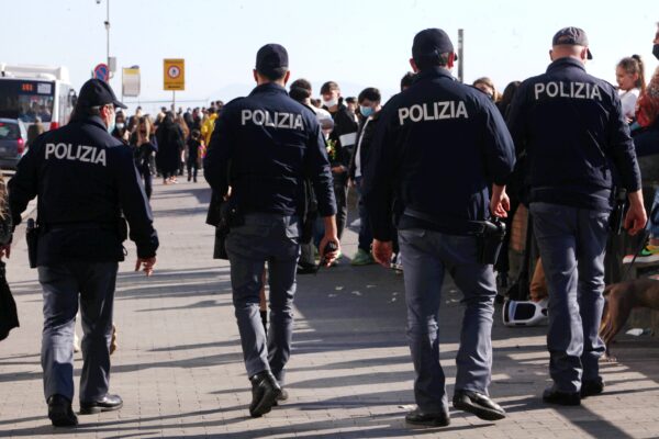 Omicidio a Napoli, blitz sul lungomare: esponente clan arrestato dopo 34 anni