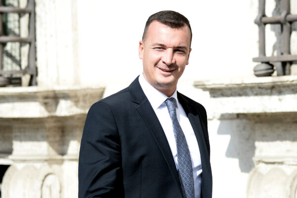 Foto Fabio Cimaglia / LaPresse
24-09-2018 Roma
Politica
Rocco Casalino entra a Palazzo Chigi
Nella foto Rocco Casalino
Photo Fabio Cimaglia / LaPresse
24-09-2018 Roma (Italy)
Politic
Rocco Casalino arrives at Palazzo Chigi
In the pic Rocco Casalino Foto Fabio Cimaglia / LaPresse
24-09-2018 Roma
Politica
Rocco Casalino entra a Palazzo Chigi
Nella foto Rocco Casalino
Photo Fabio Cimaglia / LaPresse
24-09-2018 Roma (Italy)
Politic
Rocco Casalino arrives at Palazzo Chigi
In the pic Rocco Casalino