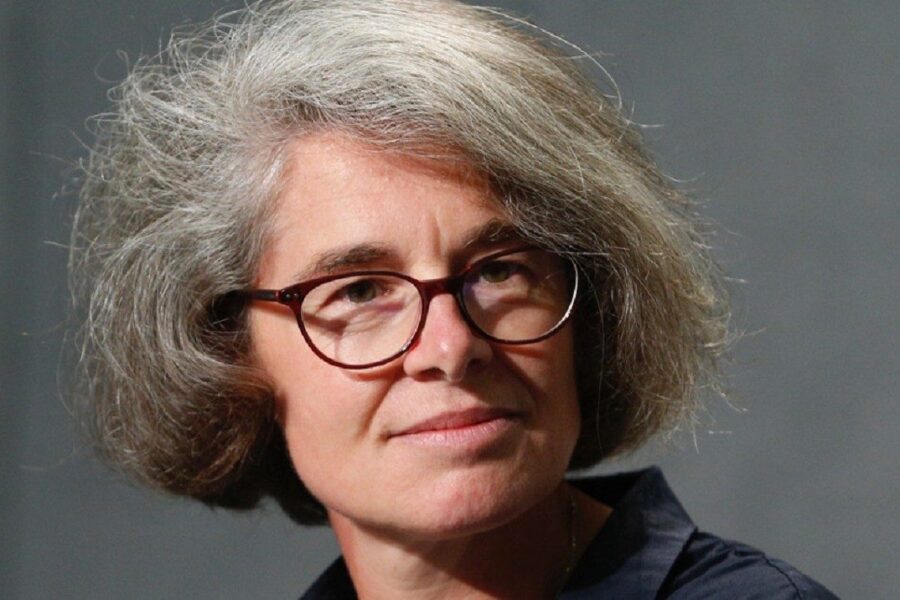 Suor Nathalie Becquart sarà la prima donna a votare nel Sinodo dei vescovi: “Fiducia per le donne nella Chiesa”