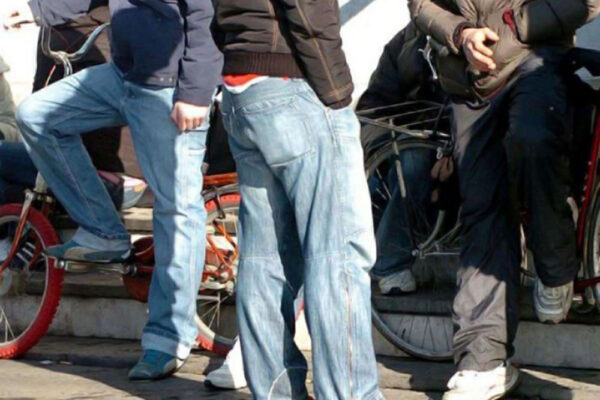 “Mio figlio sequestrato e picchiato”, nessun referto medico e zero giovani denunciati