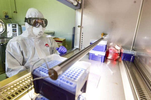 Anticorpi monoclonali, Speranza dà l’ok alla distribuzione dell’arma contro il Covid