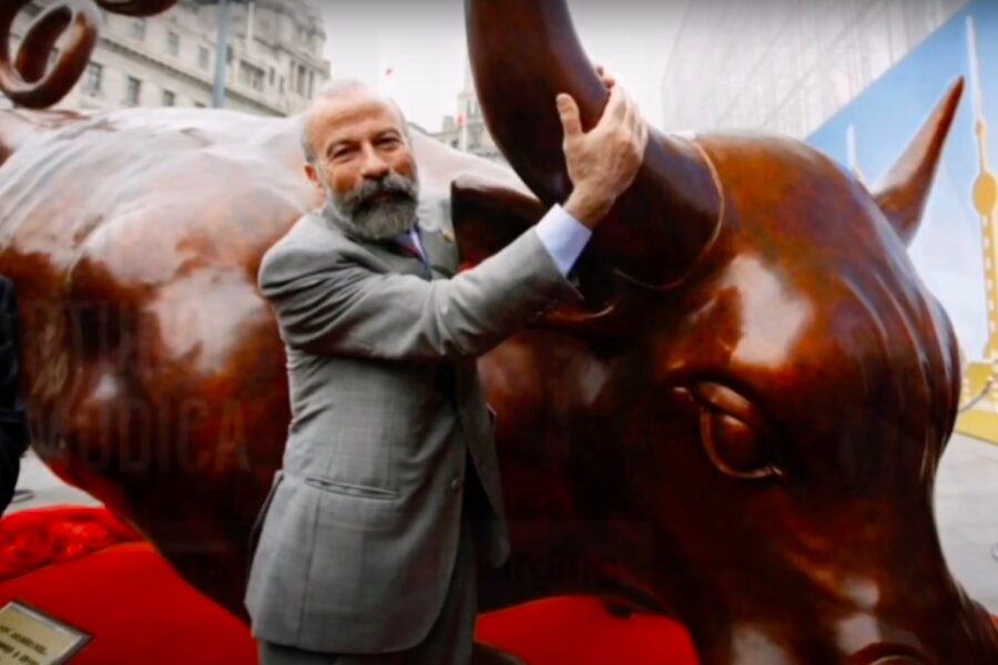 È morto Arturo di Modica, lo scultore del Charging bull di Wall Street