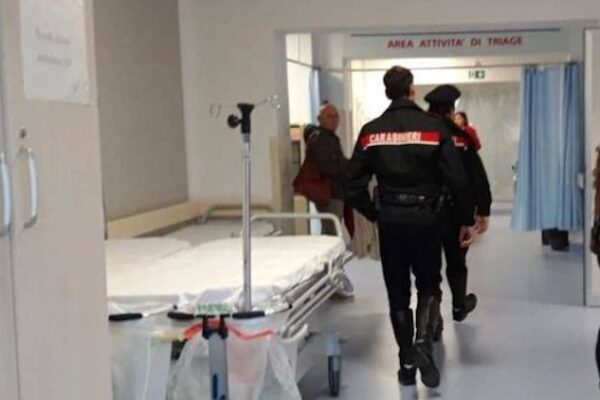 “Mi state facendo aspettare”: doppia aggressione contro medici e infermieri nel Napoletano