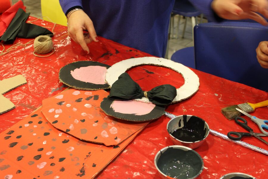 Carnevale a distanza a Scampia, il tema è Ulisse: “Il Covid è la caverna, ma i bimbi ne usciranno più forti”