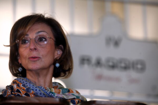 Ad un anno dalle rivolte in carcere la Cartabia cambia passo: “Vaccini per detenuti e agenti”