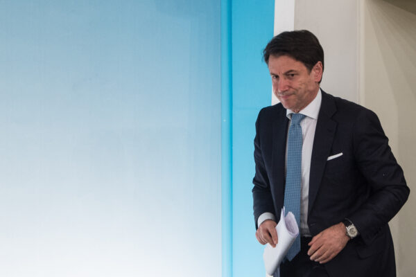 L’ossessione di Giuseppe Conte per i servizi segreti: tutte le ombre sull’ex premier
