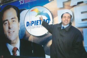 Gli espulsi del Movimento 5 Stelle resuscitano persino l’Italia dei Valori…