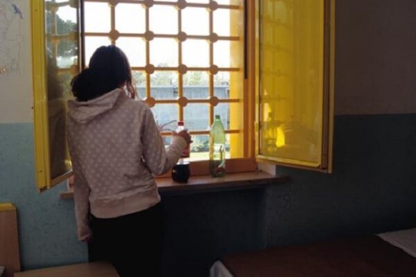 Donne incinte in carcere, legge fatta per 100 ragazze rom: governo pensi a riconoscere minoranze Donne incinte in carcere, legge fatta per 100 ragazze rom: governo pensi a riconoscere minoranze