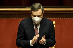 Draghi piace a 6 italiani su 10, fronda Pd-M5S