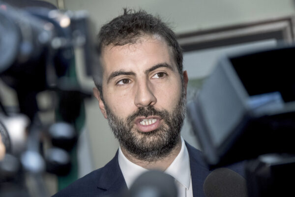 “Sì sofferto a Draghi, la lotta va fatta nella maggioranza”, intervista a Erasmo Palazzotto