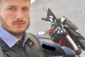 Doppio incidente mortale, muoiono motociclista e soccorritore: Vincenzo aveva 31 anni