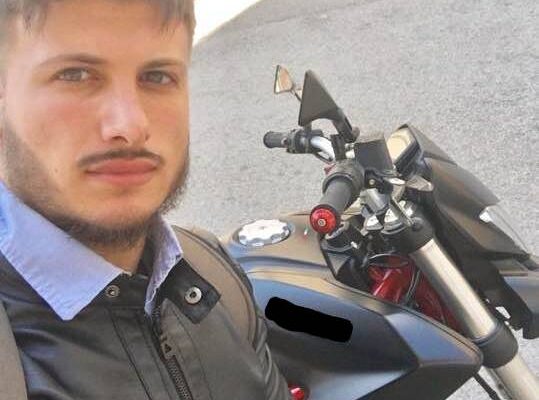 Doppio incidente mortale, muoiono motociclista e soccorritore: Vincenzo aveva 31 anni