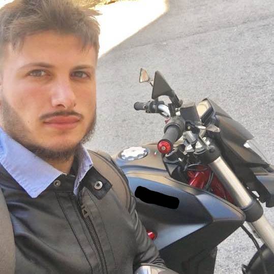 Doppio incidente mortale, muoiono motociclista e soccorritore: Vincenzo aveva 31 anni