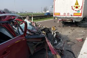 Tampona un tir e muore sul colpo, dramma sull’Autostrada del Brennero