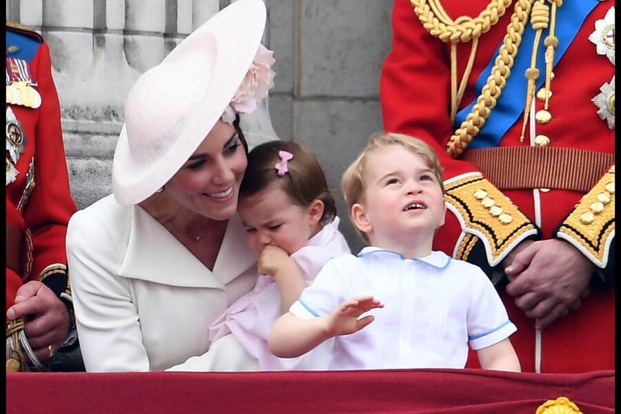Image ©Licensed to i-Images Picture Agency. 11/06/2016. London, United Kingdom. Trooping the Colour. Prince George and Princess Charlotte join  HM Queen Elizabeth II and the Duke Edinburgh and other members of the Royal family on the Balcony of Buckingham Palace for Trooping the colour. Trooping the Colour. The Sovereign’s birthday is officially celebrated by the ceremony of Trooping the Colour. This impressive display of pageantry by her personal troops, the Household Division, on Horse Guards Parade, with Her Majesty the Queen herself attending and taking the salute. Over 1400 officers and men are on parade, together with two hundred horses; over four hundred musicians from ten bands and corps of drums march and play as onePicture by Andrew Parsons / i-Images Londra: Trooping The Colour, la Regina Elisabetta festeggia iil compleannoLaPresse  — Only Italy