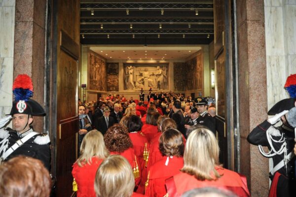 Per rendere il Tribunale di Napoli efficiente servono 70 magistrati e 200 cancellieri