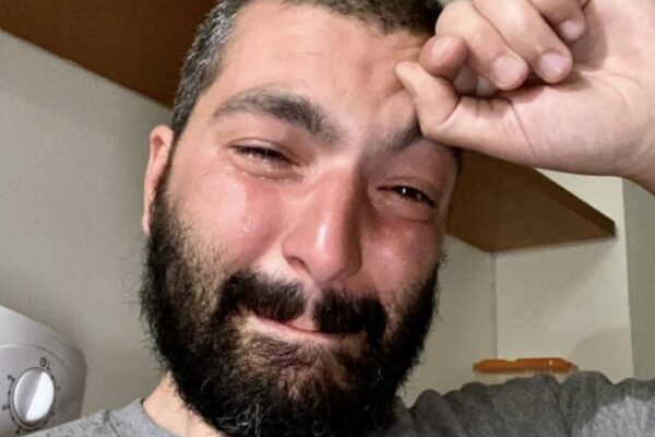 Pierpaolo Mandetta, gli insulti omofobi allo scrittore: “Urlavano ricchio**, non posso accettarlo”