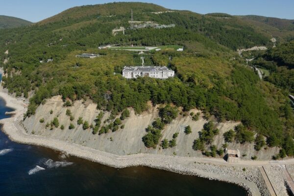 Il palazzo segreto di Putin, tutti i segreti svelati dall’oppositore Navalny