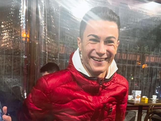 Romeo ucciso a coltellate, arresti domiciliari per il 16enne: “Non volevo ammazzarlo”