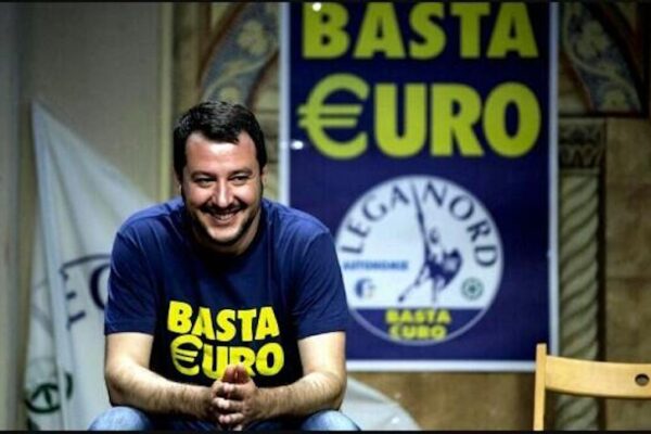 Salvini dimentica la svolta europeista e governista: “Euro irreversibile? Solo la morte lo è”