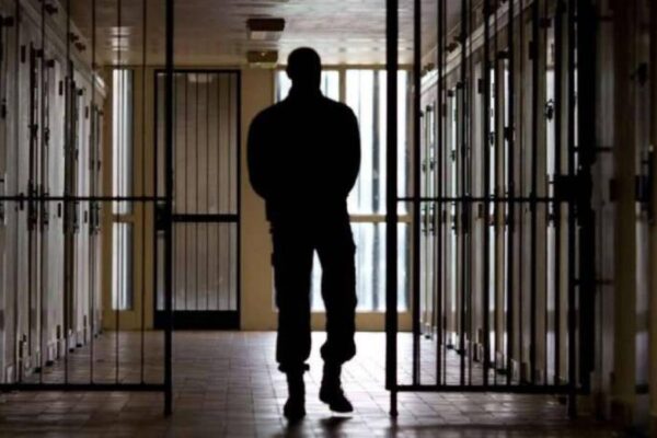 Torture in carcere a San Gimignano, condannati 10 agenti: “Salvini chieda scusa alle vittime”