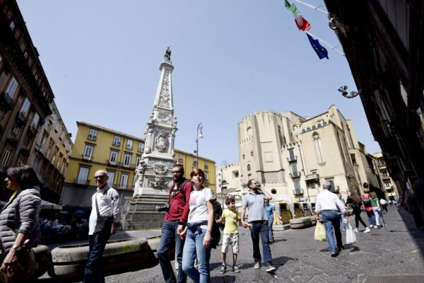 “Facciamo rinascere il turismo a Napoli: serve più decoro ed un assessore”, le proposte di Antonio Izzo (Federalberghi)