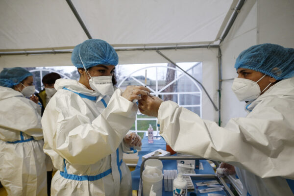 Coronavirus, crescono ancora i casi (13.762): 347 morti e aumentano i ricoveri in terapia intensiva