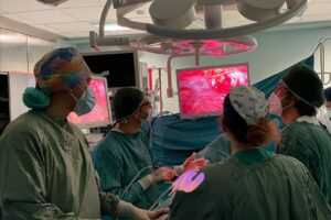 Il Covid non ferma la lotta al cancro: al Policlinico Vanvitelli oltre 50 operazioni contro il tumore ai polmoni