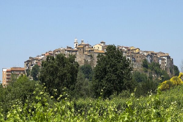 Mistero ad Orte, boati nel sottosuolo terrorizzano gli abitanti. L’allarme del sindaco: “Servono indagini”