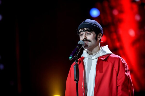 Chi è Avincola, il cantautore indie in gara a Sanremo giovani con “Goal!”