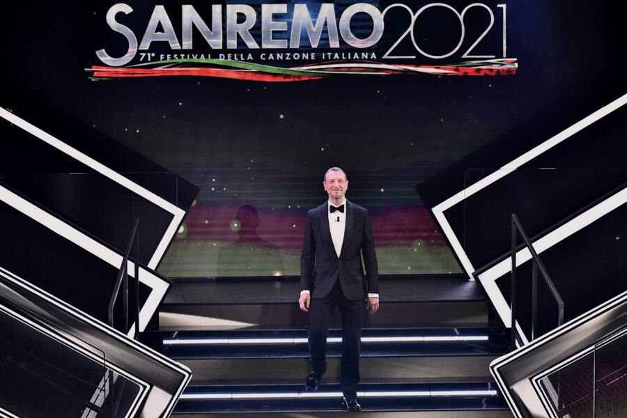 Foto Matteo Rasero/LaPresse 
02 marzo 2021 Sanremo, Italia 
spettacolo 
Festival di Sanremo 2021, prima serata.
Nella foto: Amadeus

Photo Matteo Rasero/LaPresse 
March 02, 2021 Sanremo, Italy 
entertainment 
Sanremo music festival 2021, first evening.
In the photo: Amadeus