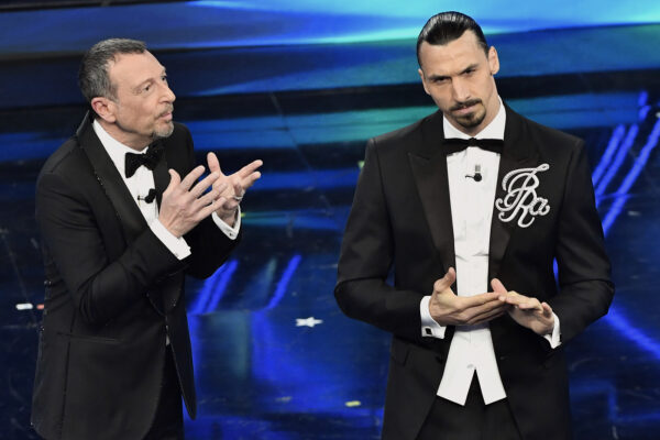Foto Matteo Rasero/LaPresse 
02 marzo 2021 Sanremo, Italia 
spettacolo 
Festival di Sanremo 2021, prima serata.
Nella foto: Zlatan Ibrahimović, Amadeus

Photo Matteo Rasero/LaPresse 
March 02, 2021 Sanremo, Italy 
entertainment 
Sanremo music festival 2021, first evening.
In the photo: Zlatan Ibrahimović, Amadeus