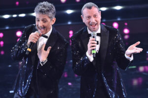 Foto Matteo Rasero/LaPresse 
03 marzo 2021 Sanremo, Italia 
spettacolo 
Festival di Sanremo 2021, seconda serata.
Nella foto:  Fiorello, Amadeus


Photo Matteo Rasero/LaPresse 
March 03, 2021 Sanremo, Italy 
entertainment 
Sanremo music festival 2021, second evening.
In the photo: Fiorello, Amadeus