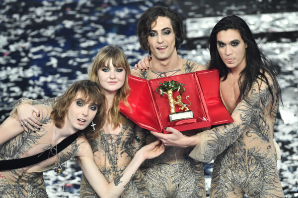 Foto Matteo Rasero/LaPresse
06 marzo 2021 Sanremo, Italia
spettacolo
Festival di Sanremo 2021, serata finale.
Nella foto: Maneskin – vincitori
Photo Matteo Rasero/LaPresse
March 06, 2021 Sanremo, Italy
entertainment
Sanremo music festival 2021, final evening.
In the photo: Maneskin – winners Foto Matteo Rasero/LaPresse
06 marzo 2021 Sanremo, Italia
spettacolo
Festival di Sanremo 2021, serata finale.
Nella foto: Maneskin – vincitori
Photo Matteo Rasero/LaPresse
March 06, 2021 Sanremo, Italy
entertainment
Sanremo music festival 2021, final evening.
In the photo: Maneskin – winners