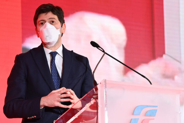 Foto Alfredo Falcone – LaPresse
08/03/2021 Roma ( Italia)
Presentazione Treno Sanitario e Hub Vaccinale Roma Termini Insieme per la Ripartenza del Paese
nella foto:Roberto Speranza Ministro della Salute

Foto Alfredo Falcone – LaPresse
08/03/2021 Rome ( Italy)
Presentation of the Health Train and Vaccinal Hub Roma Termini Together for the Restart of the Country
In the pic:Roberto Speranza Ministro della Salute